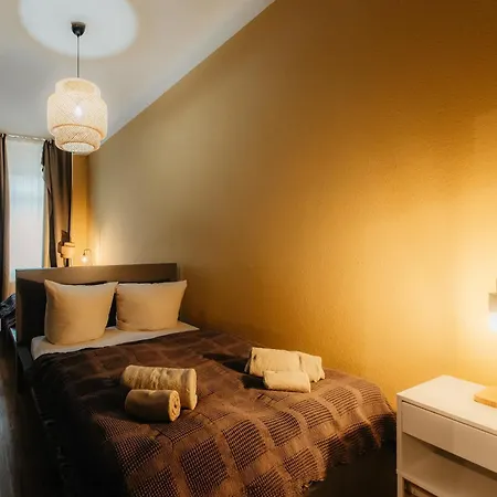 Aparthotel Luga Homes - Stadthaus 3*