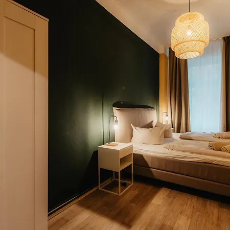 Aparthotel Luga Homes - Stadthaus 3*