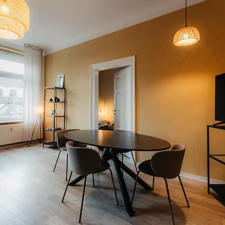 Luga Homes - Stadthaus Aparthotel Lipsko